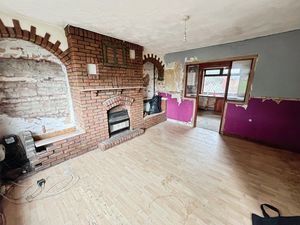 Lounge- click for photo gallery